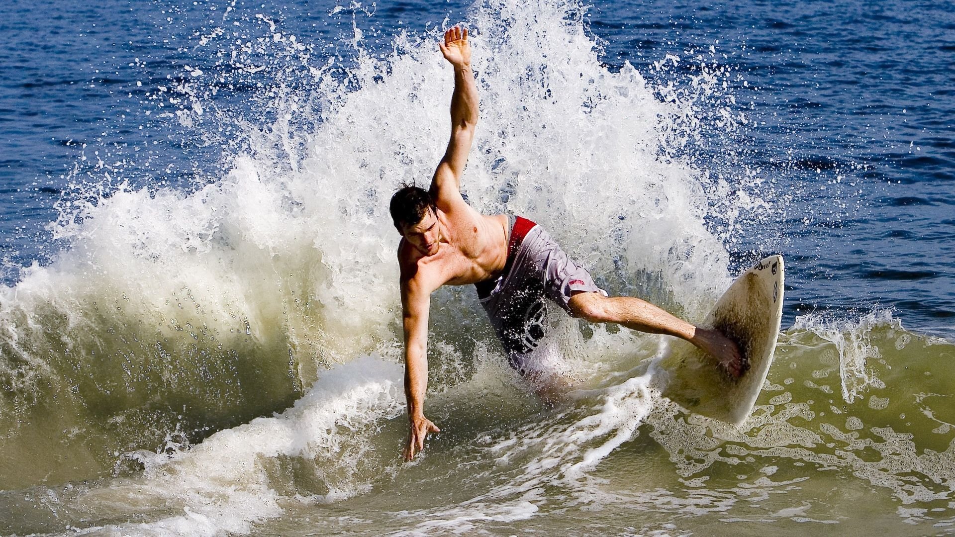 大型夜光水上摩托表演,灯火辉煌中的极速狂飙,水上摩托长啥样